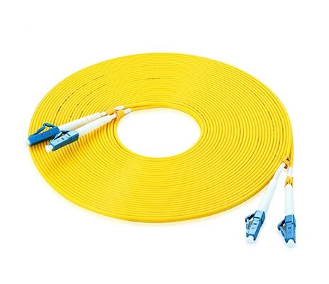 Sammenligning mellem single mode fiber og multimode fiber